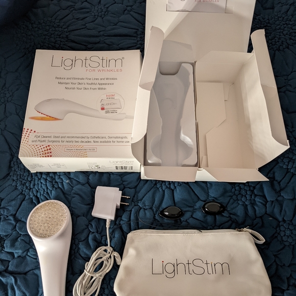 LightStim for wrinkles LED Infrared Light Stim therapy - Picture 2 of 4